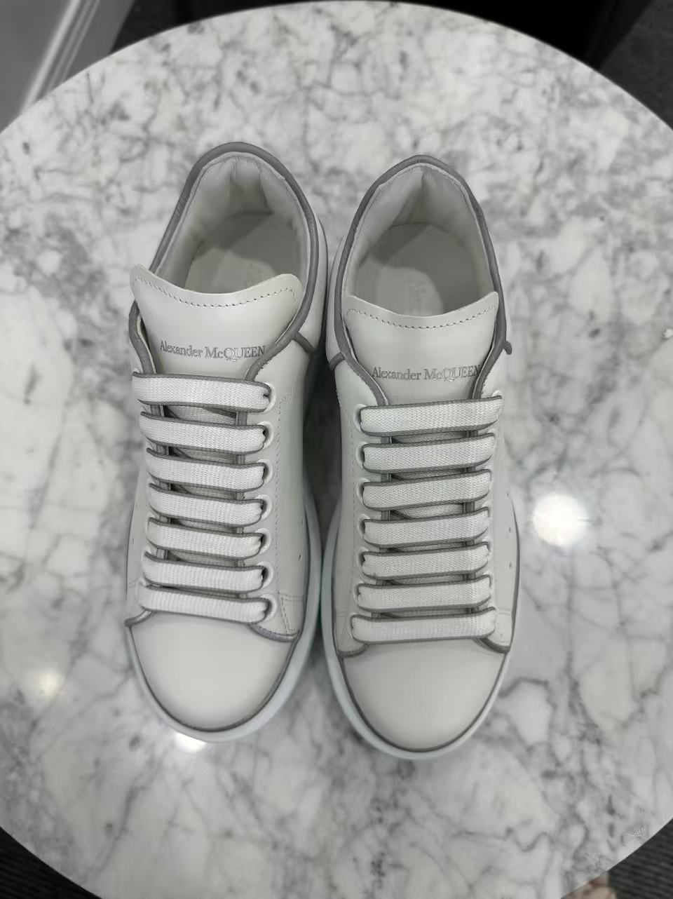 Alexander Mcqueen Round Toe Low-top Sneakers In Gray