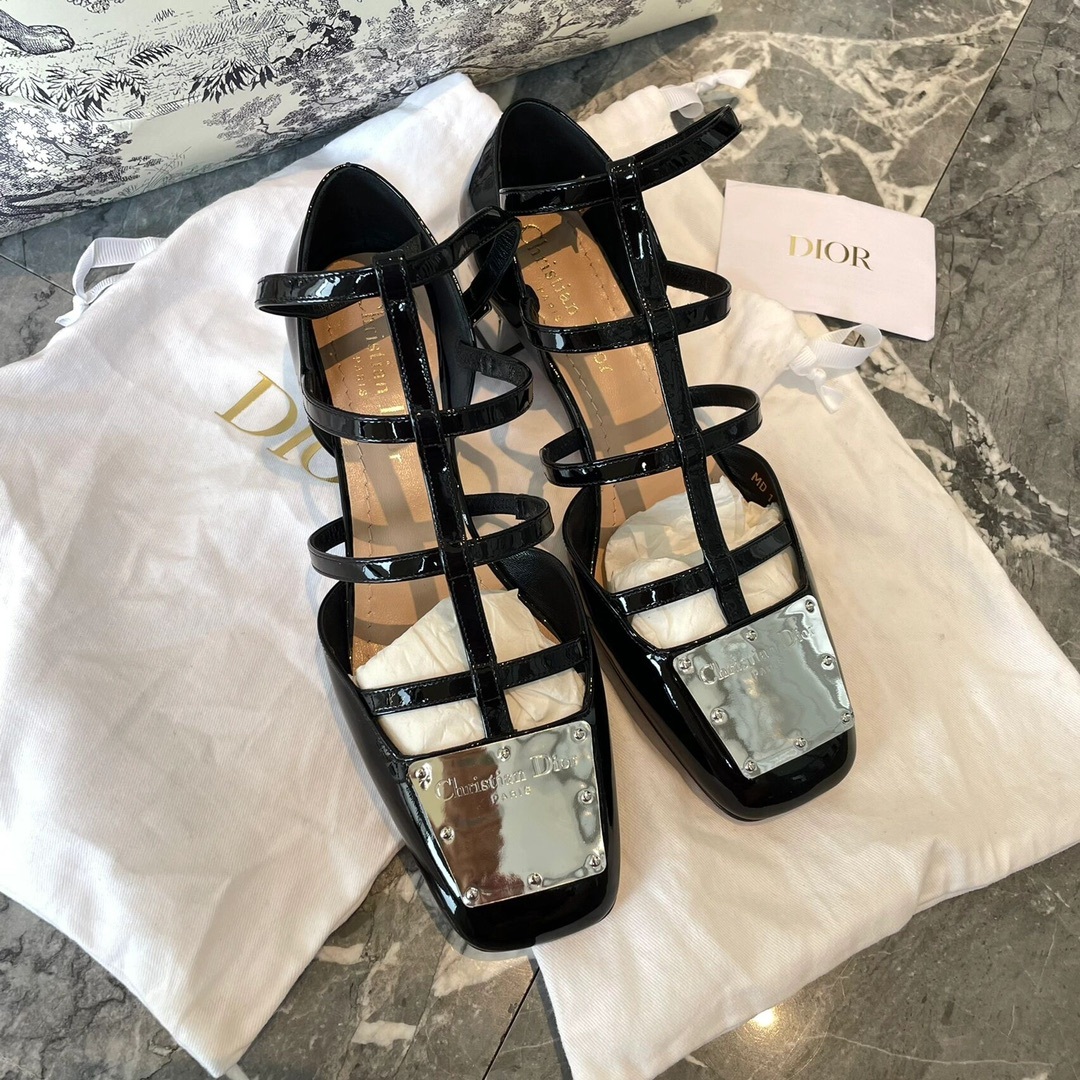 Dior Hollow-out Shoes With Square Head And Low Heels In Black