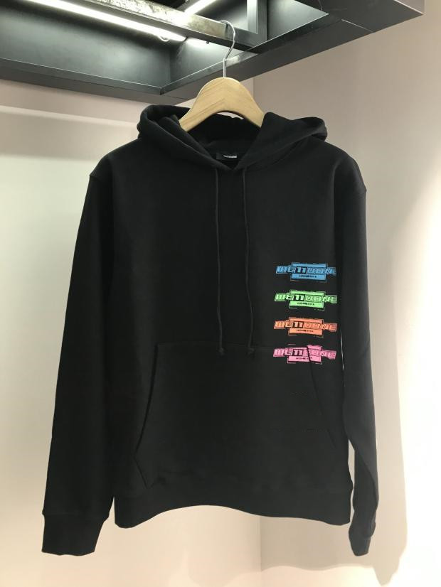We11 Done Logo Sweater In Black