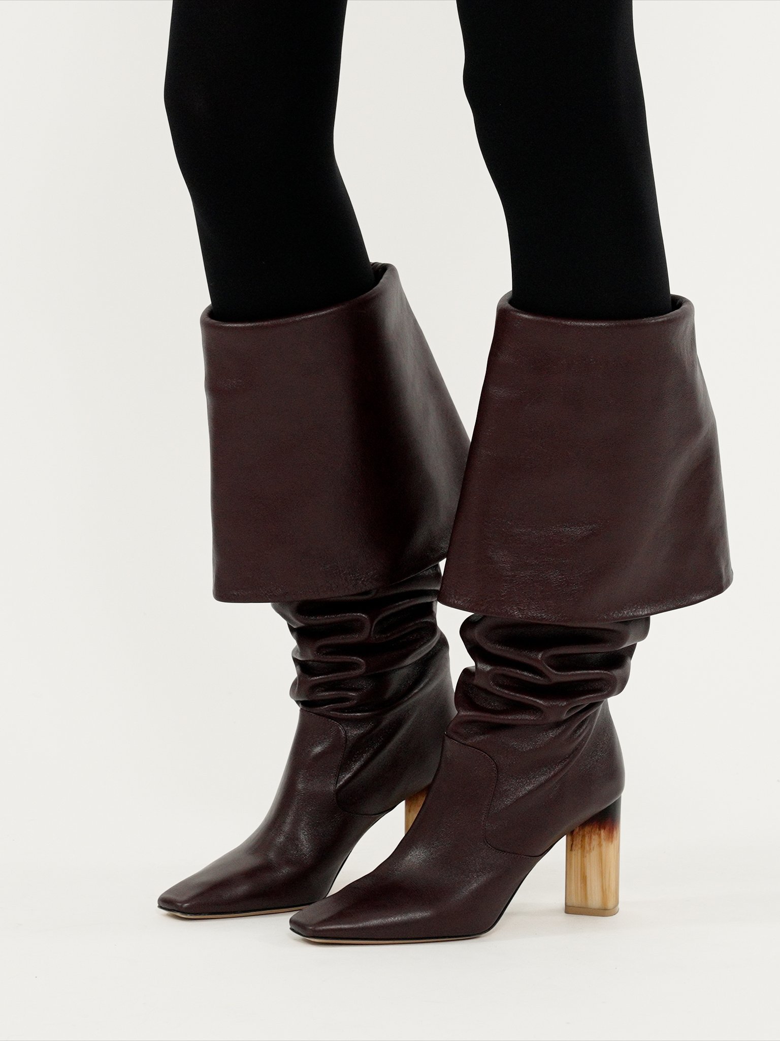 Chloé Georgia Fold-over Leather Knee Boots In Black