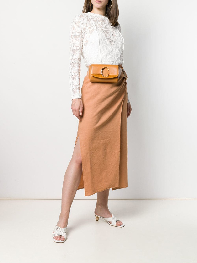 Chloé C Logo Waist Bag In Brown