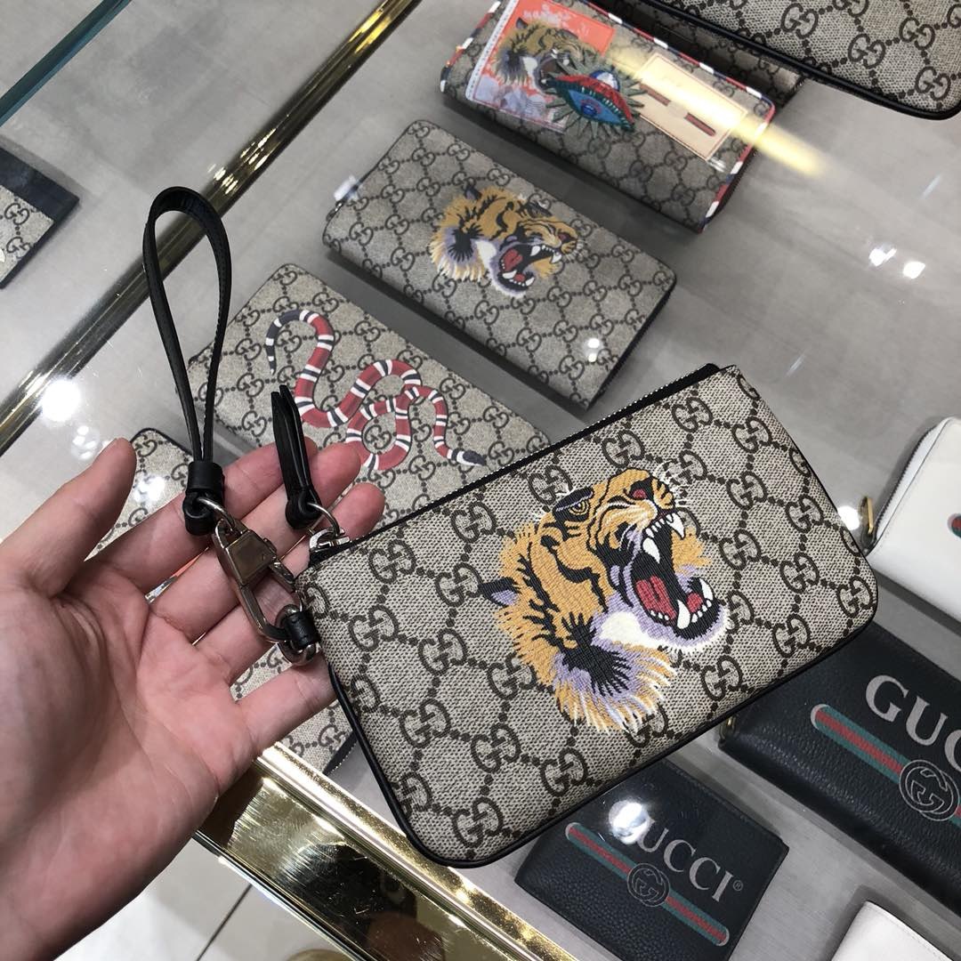 Gucci Tiger Head Printed Wallet In Nude