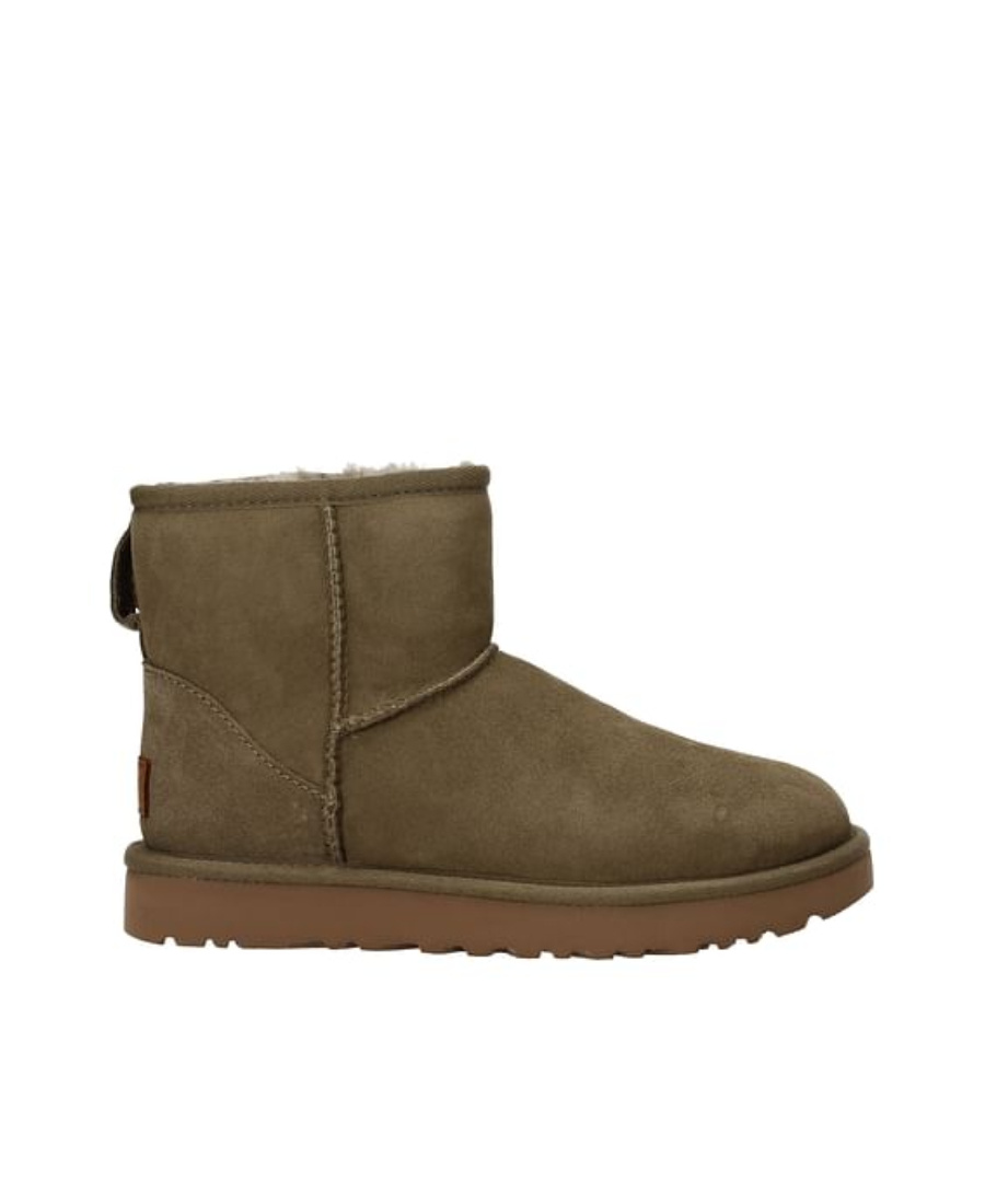 UGG SNOW AND BARE BOOTS