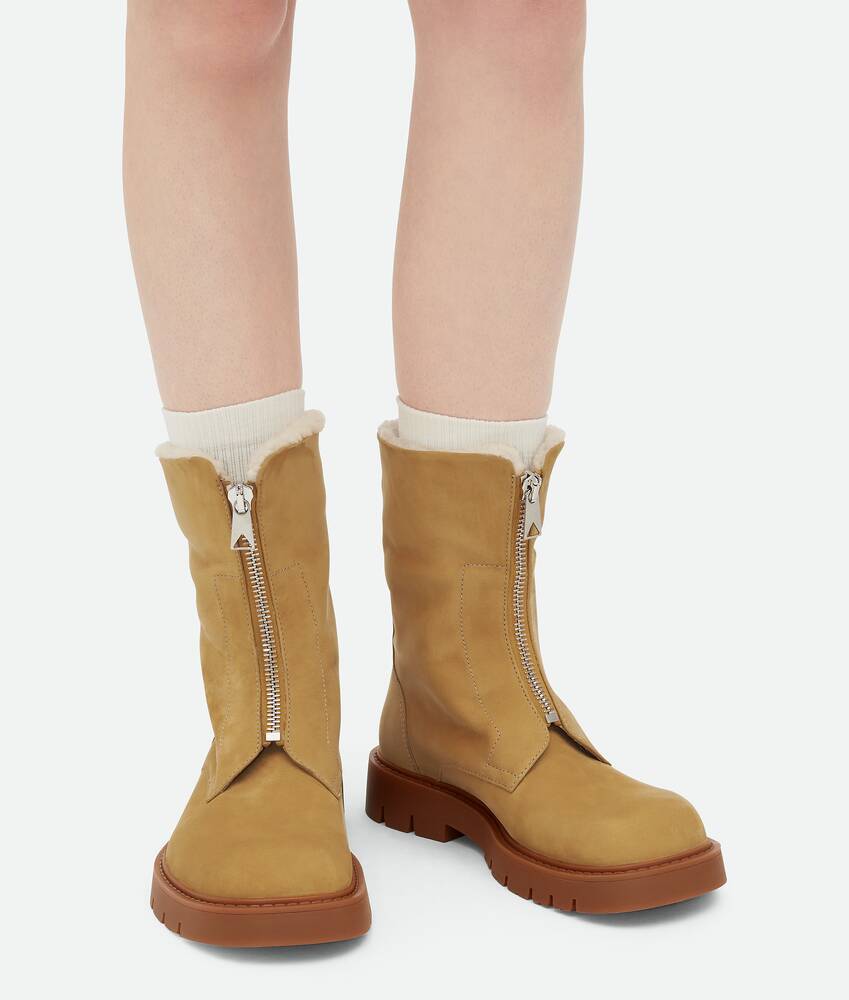 Bottega Veneta Haddock Shearling-lined Nubuck Ankle Boots In Brown