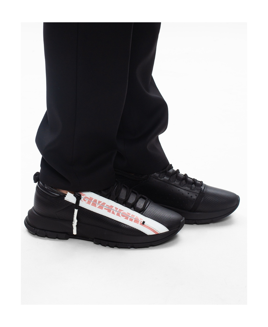 Givenchy Spectre Low-top Leather Sneakers In Black