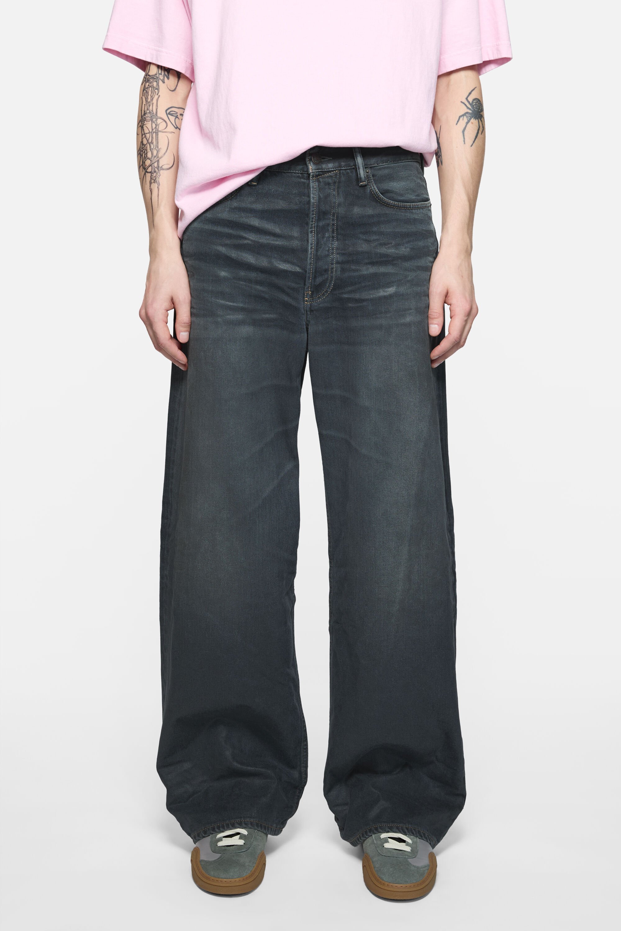 Acne Studios 1981 Logo-patch Jeans In Black