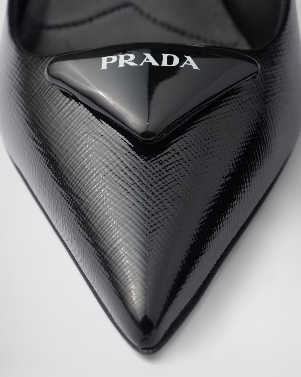 Prada Womens Black Saffiano Sling-back Patent-leather Heeled Courts Eur 41 / 8 Uk In Black