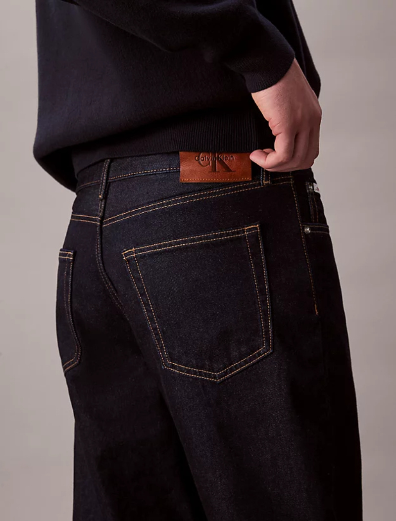 Calvin Klein 90s Taper Fit Jeans In Black
