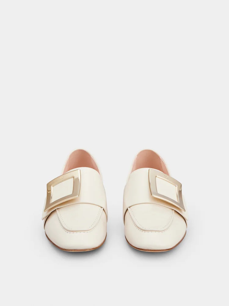 Roger Vivier Logo Flat Shoes In Nude