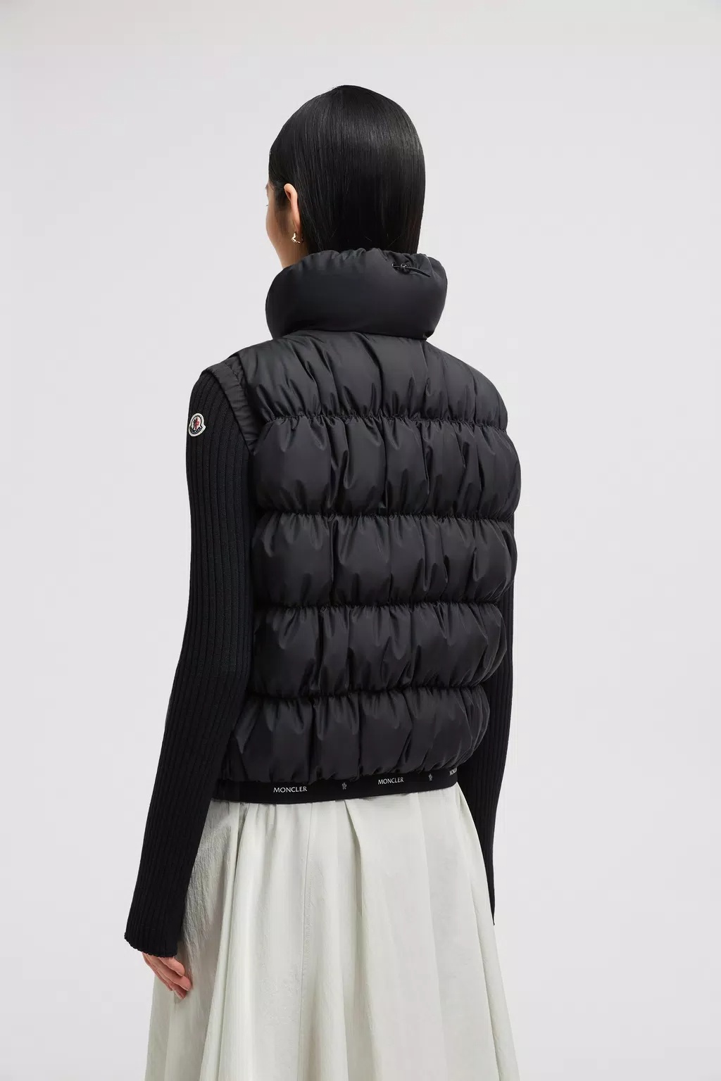 Moncler Apriate Gilet In Black