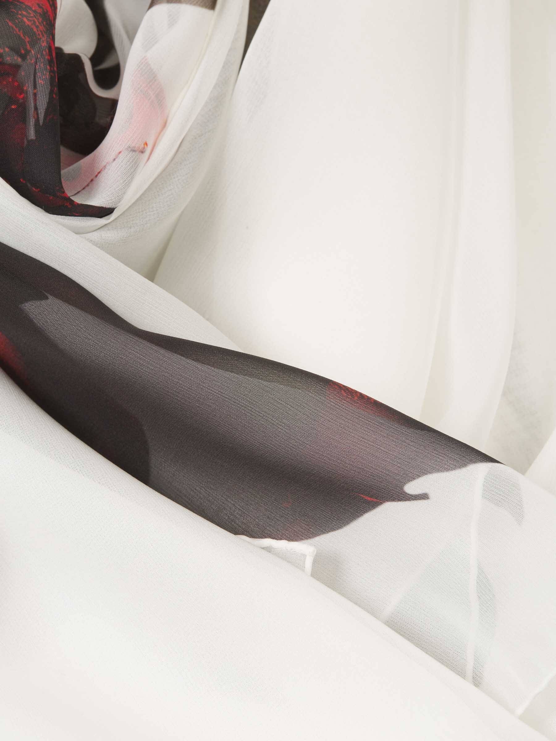 Alexander Mcqueen Shadow Rose Scarf In White