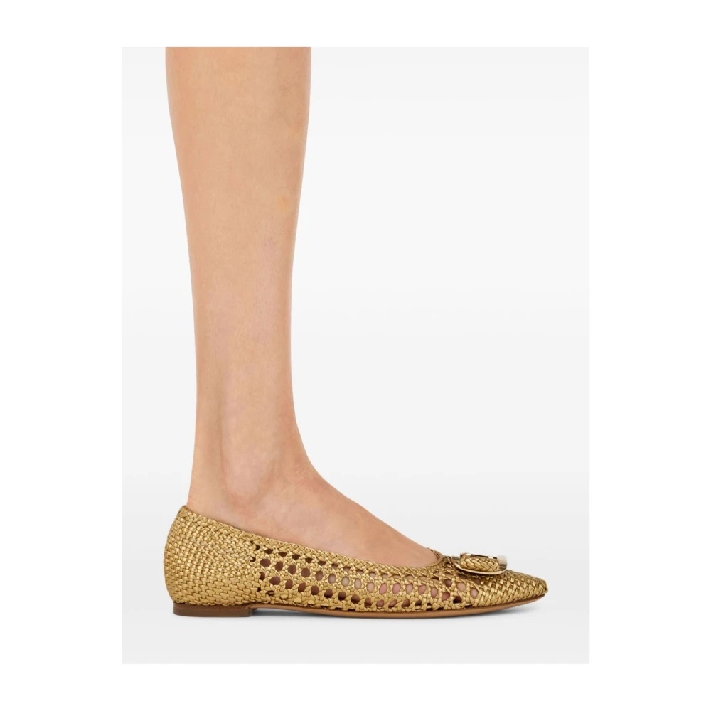 Ferragamo Ballet Flat With New Vara Plate In Nude