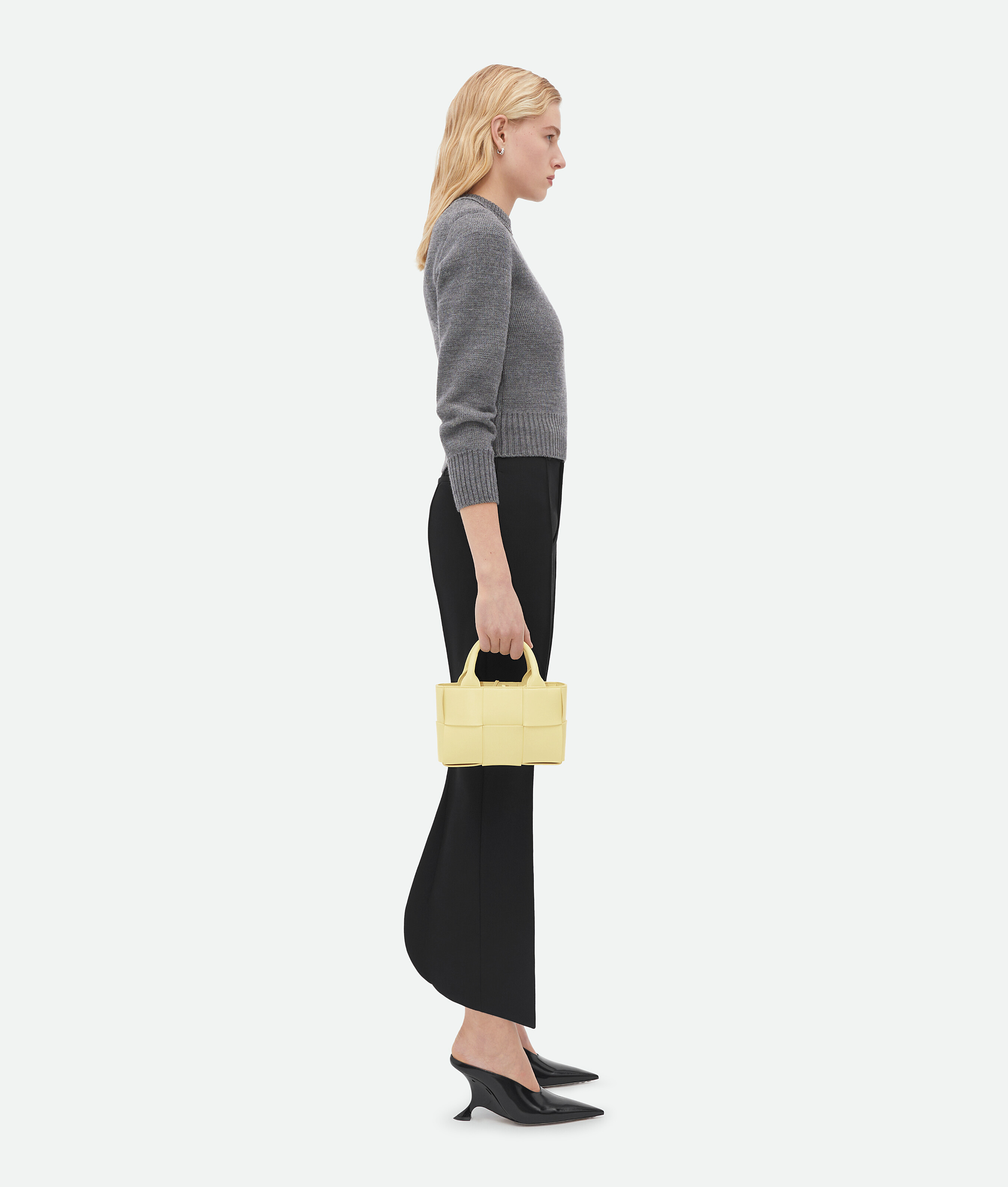 Bottega Veneta Small Arco Leather Tote Bag In Nude