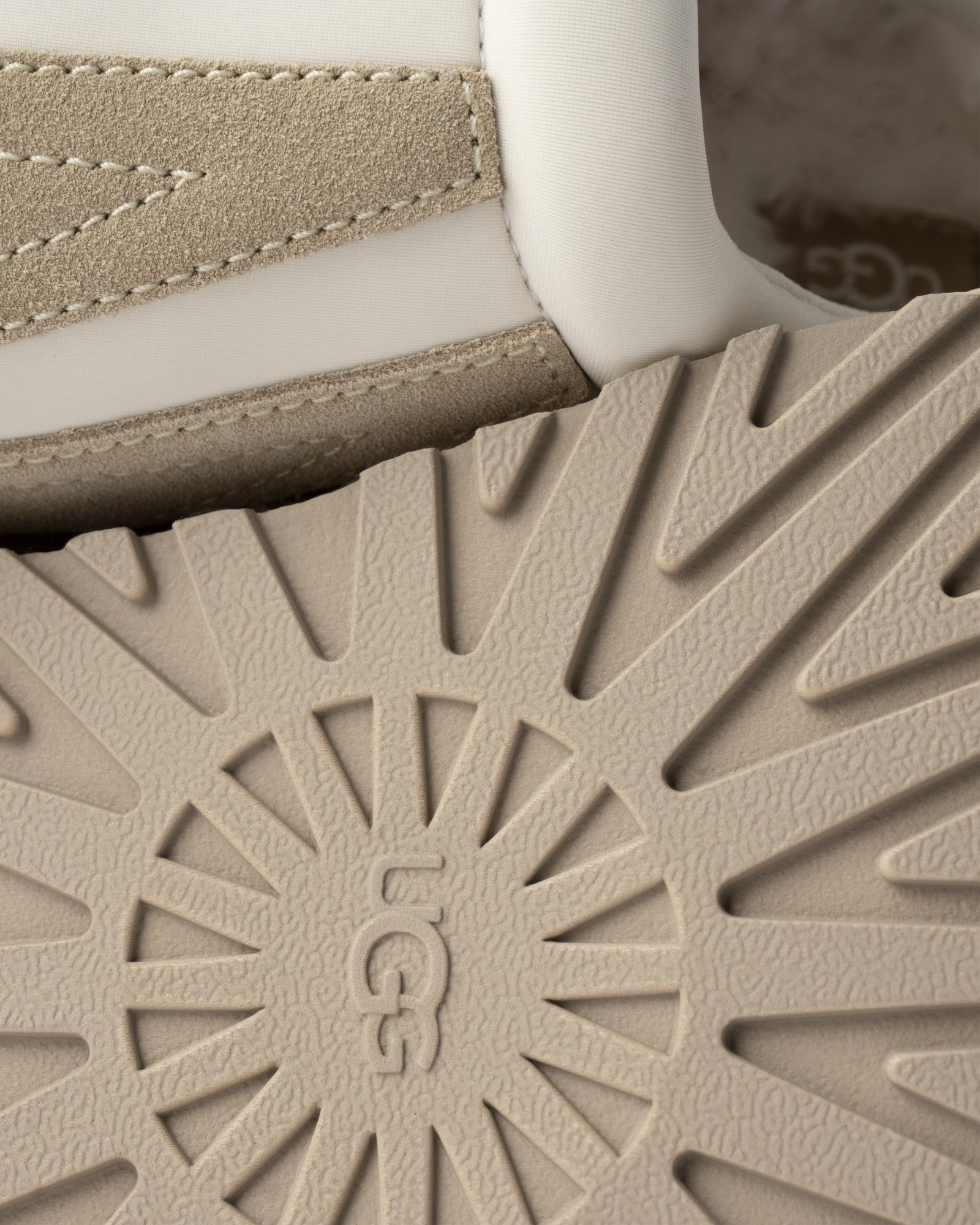 UGG UGG TAZZ SUNWAVE SLIPPERS