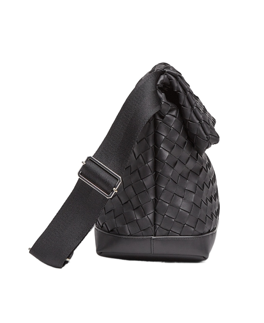Bottega Veneta Large Intrecciato Messenger Bag In Black