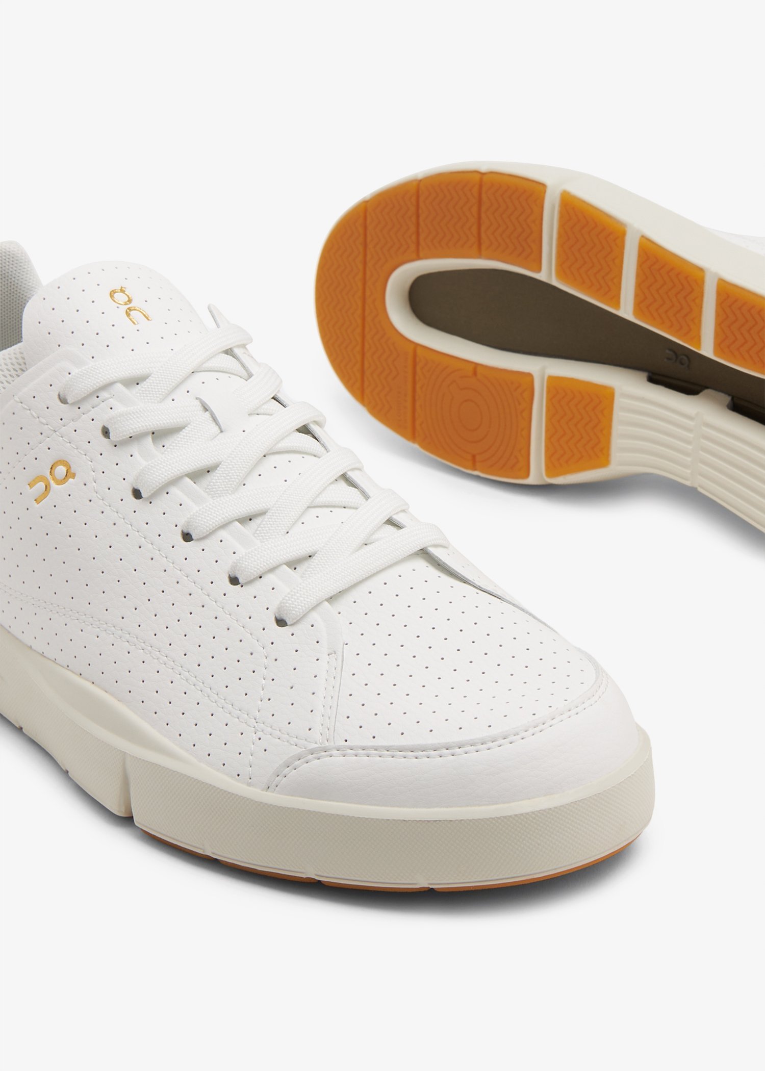 On Running The Roger Centre Court Sneakers In White