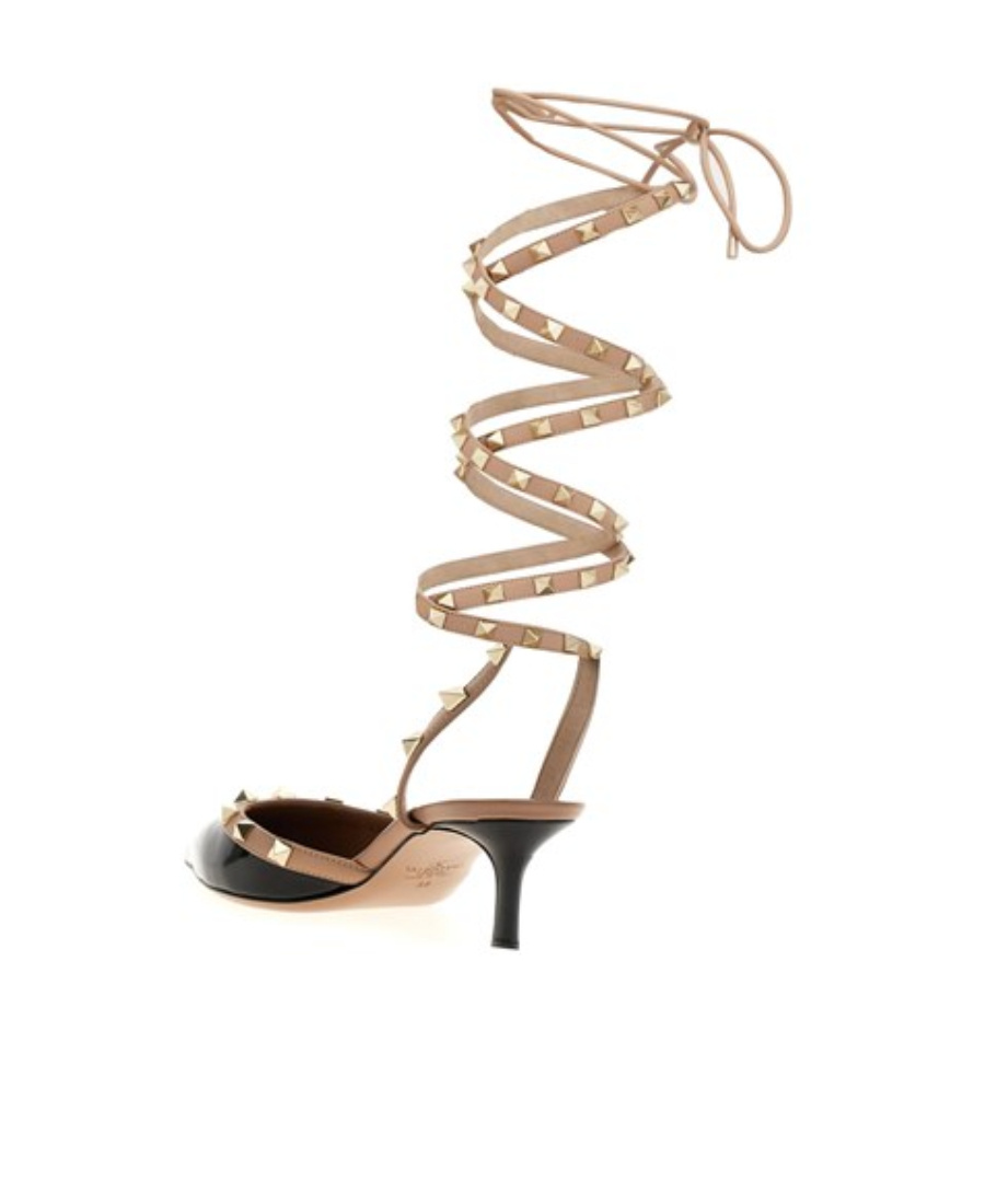 Valentino Garavani Rockstud Pumps In Nude