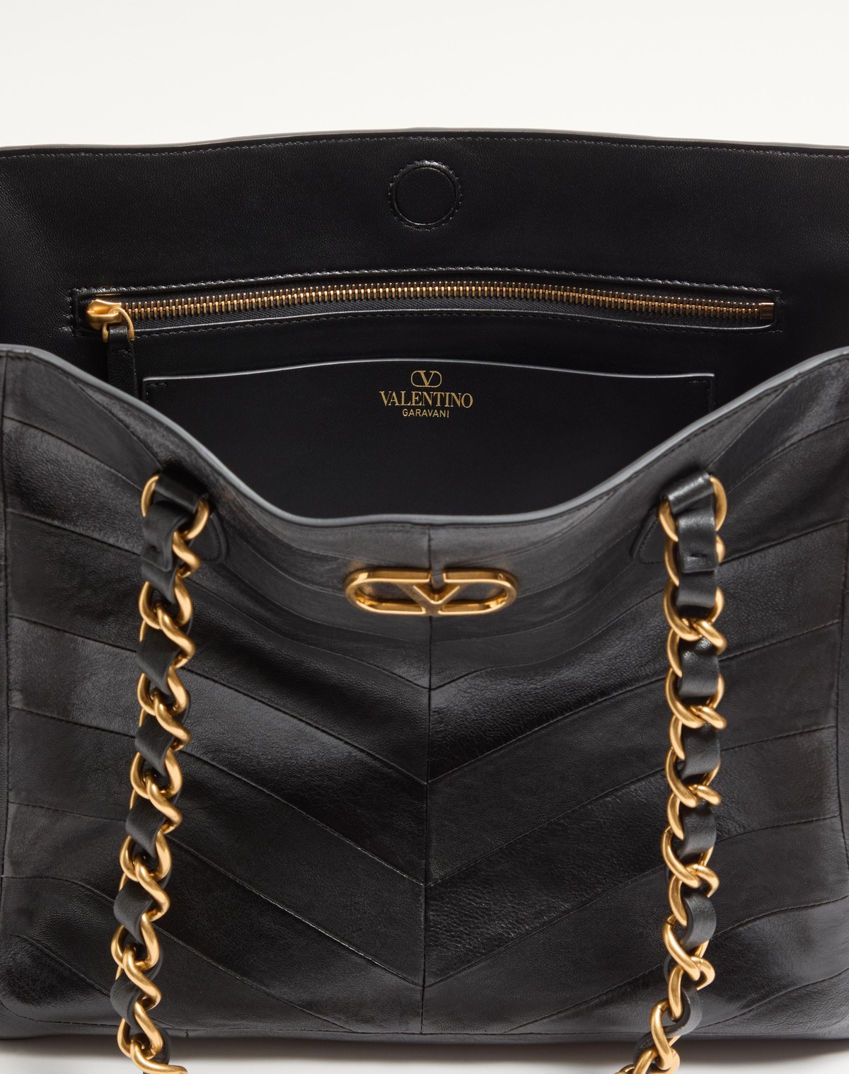 Valentino Garavani Laseine Shopping Bag In Nappa Leather With A Chevron Pattern In Black