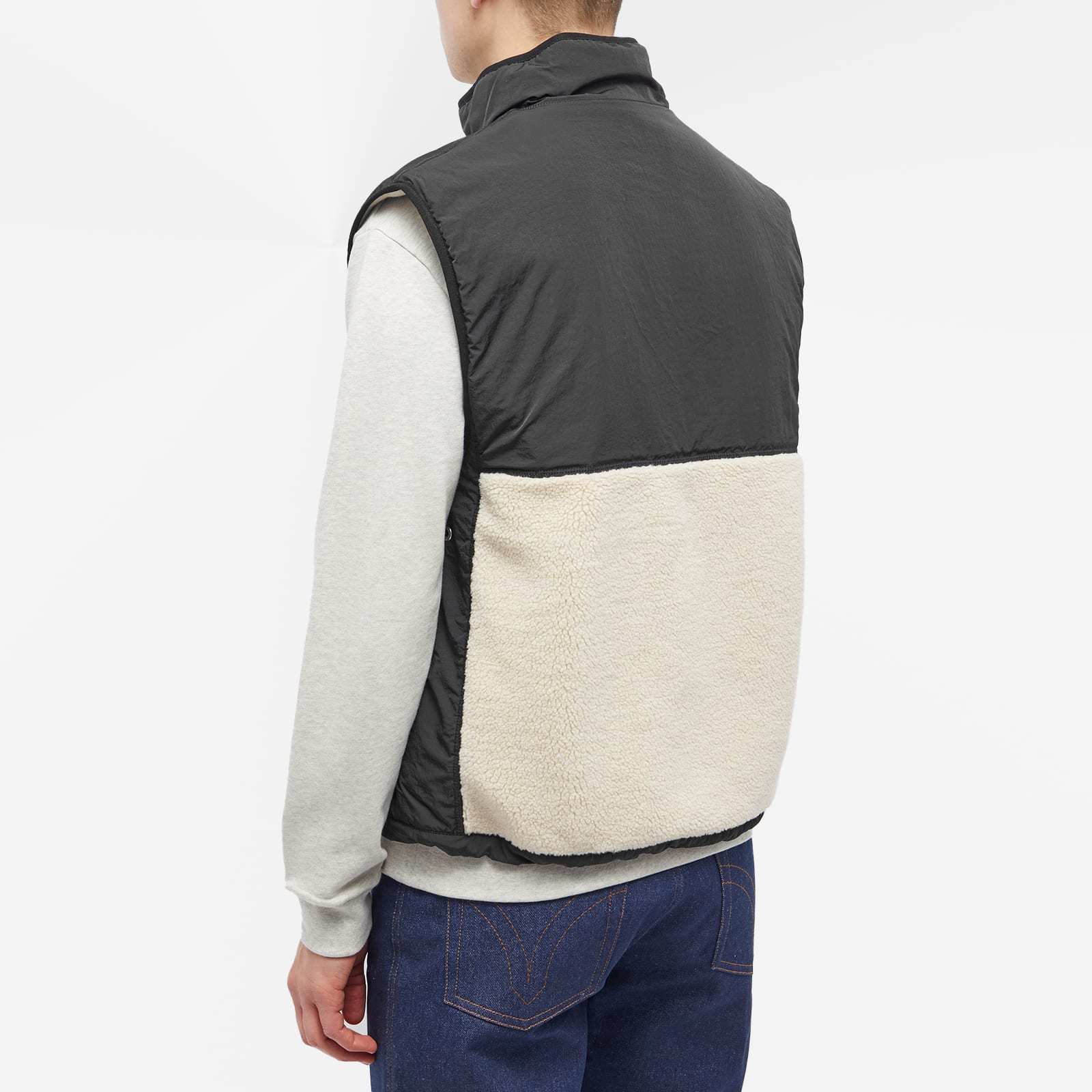 Ami Alexandre Mattiussi Logo-embroidered Fleece Gilet In Black