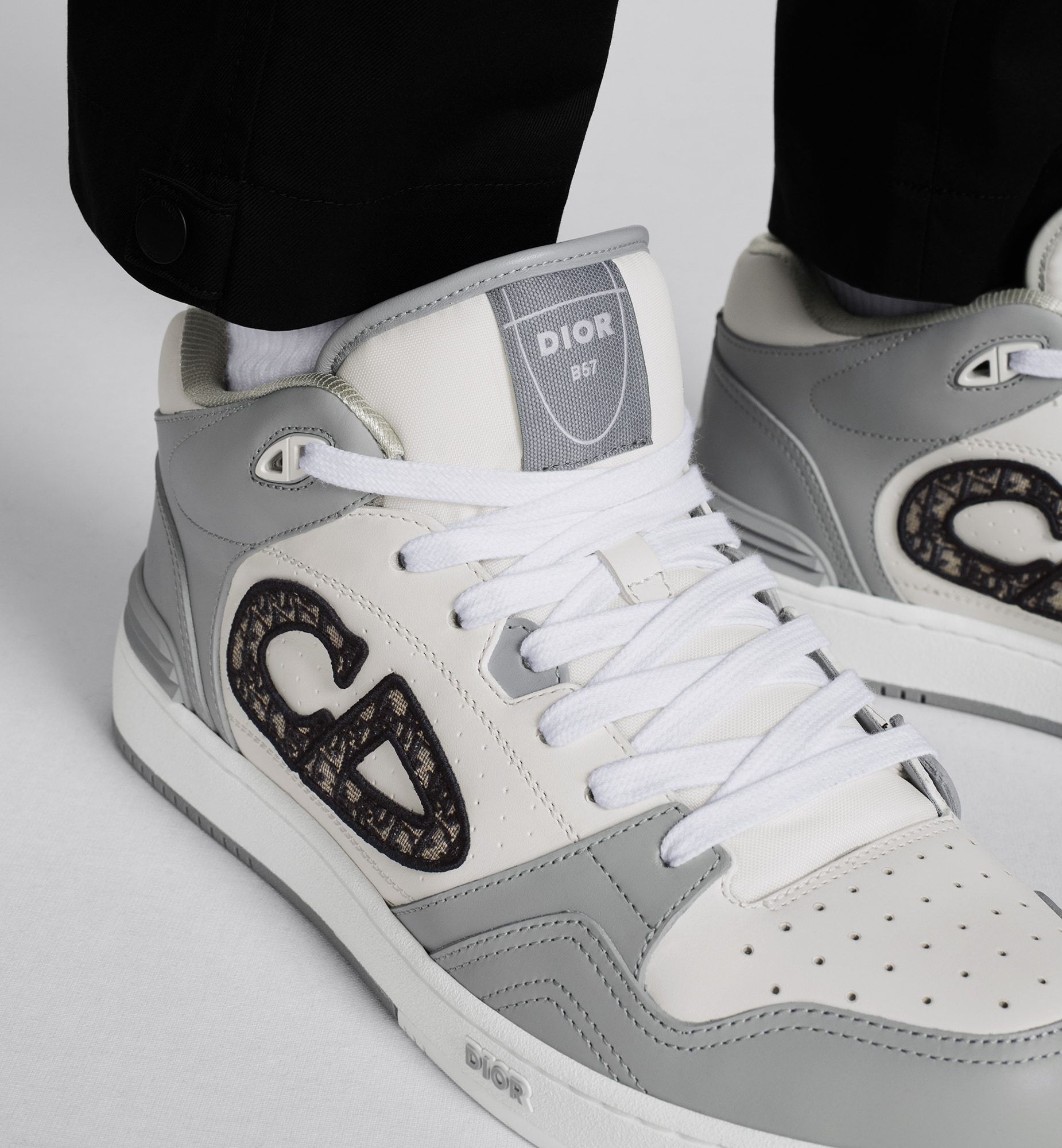 Dior B57 Logo-lacing Casual Sneakers In Gray