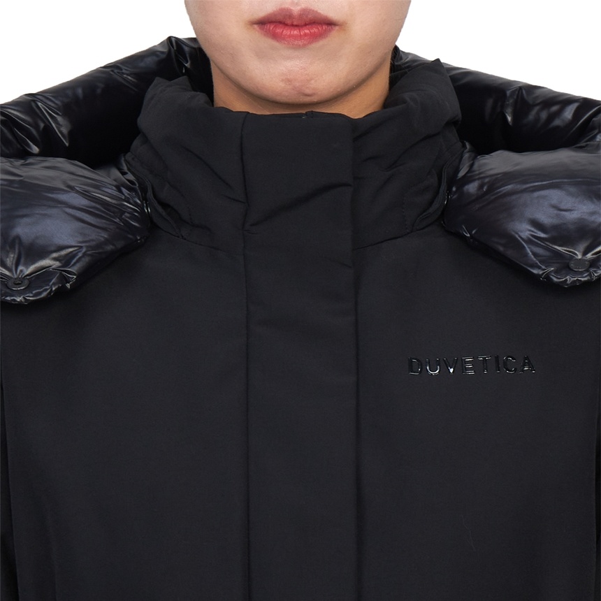 Duvetica Long-sleeved Hooded Down Jacket In Black