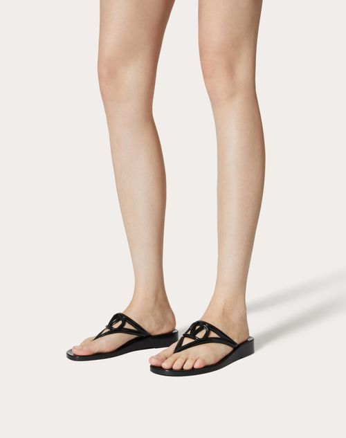 Valentino Vlogo Signature Rubber Thong Sandal In Black