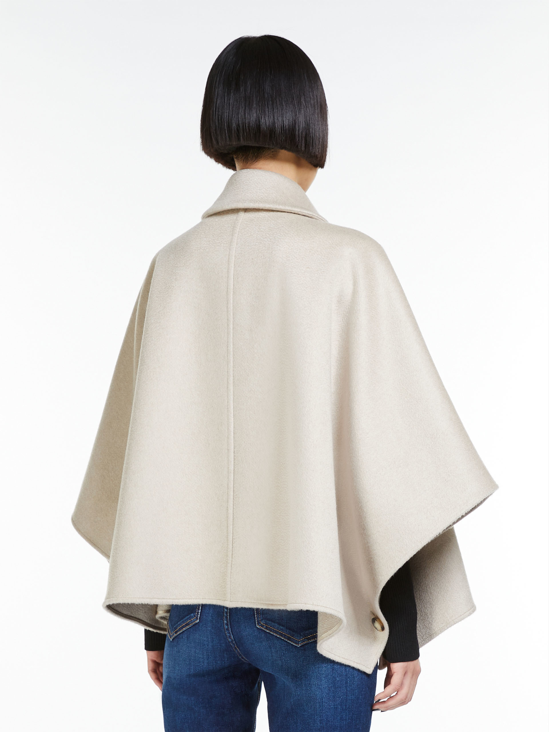Max Mara Cashmere Short Rectangular Cloak In Nude