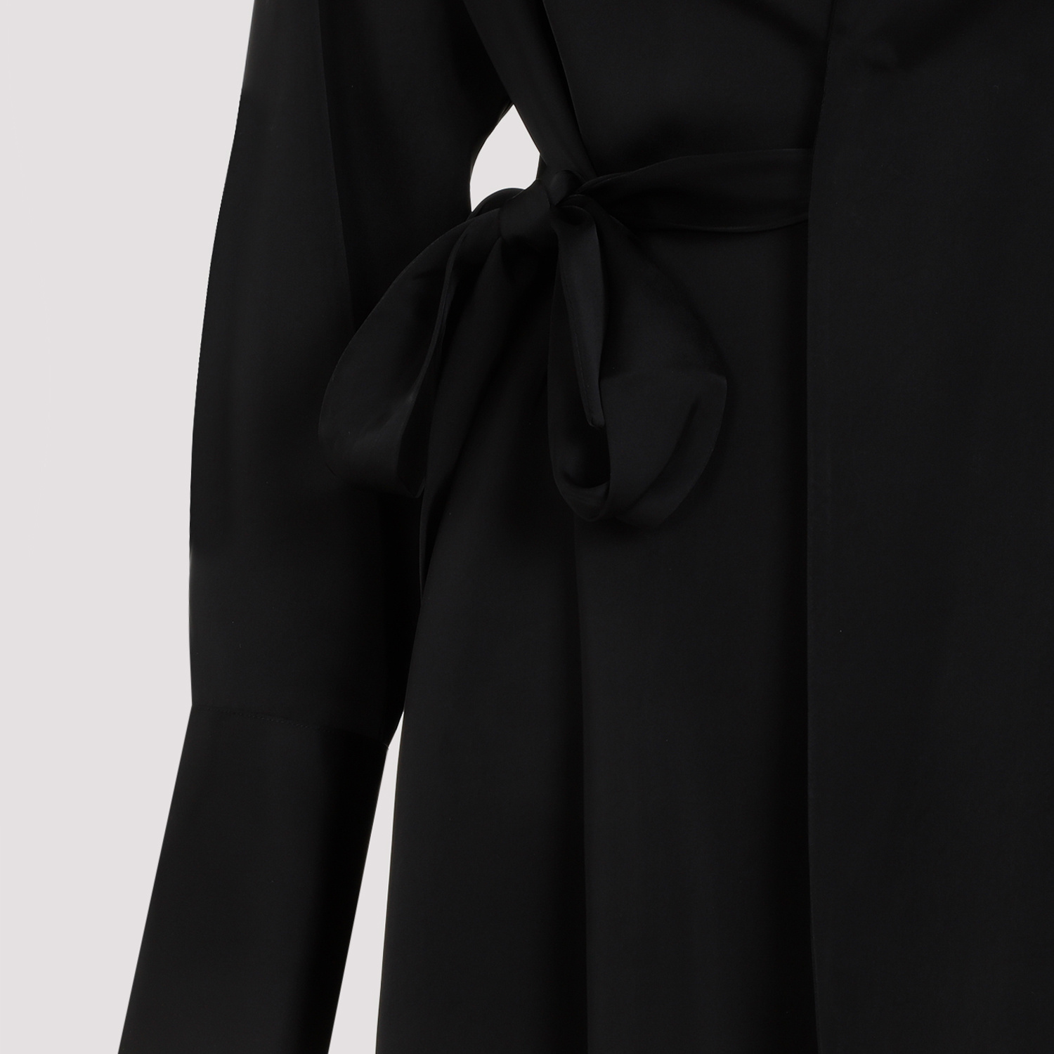 Fabiana Filippi Open-front Satin Blazer In Black