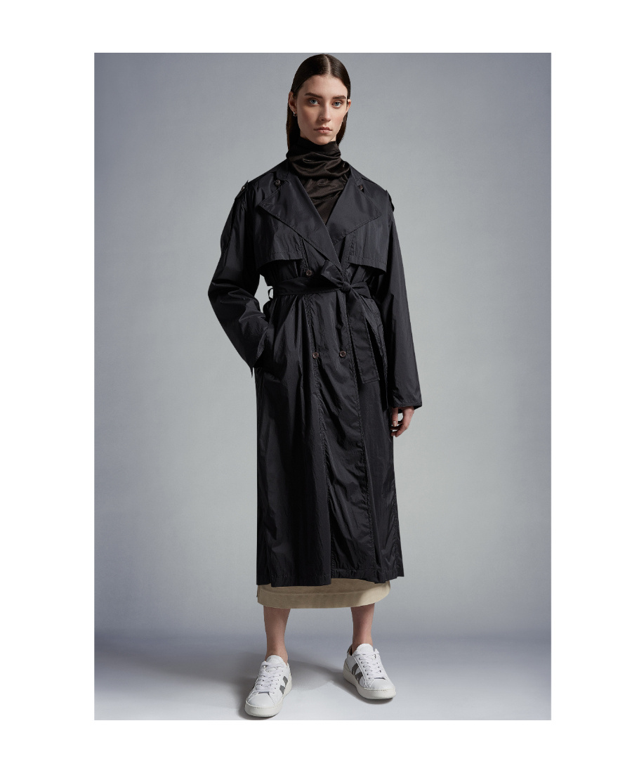 Moncler Deva Trench Coat In Black