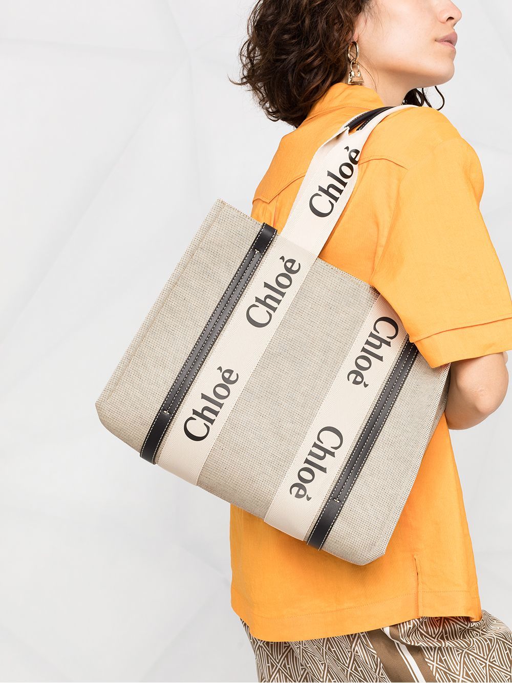 Chloé Linen Shoulder Bag With Logo Print. This Bag Is Made With Lower Environmental Impact Material In Nude