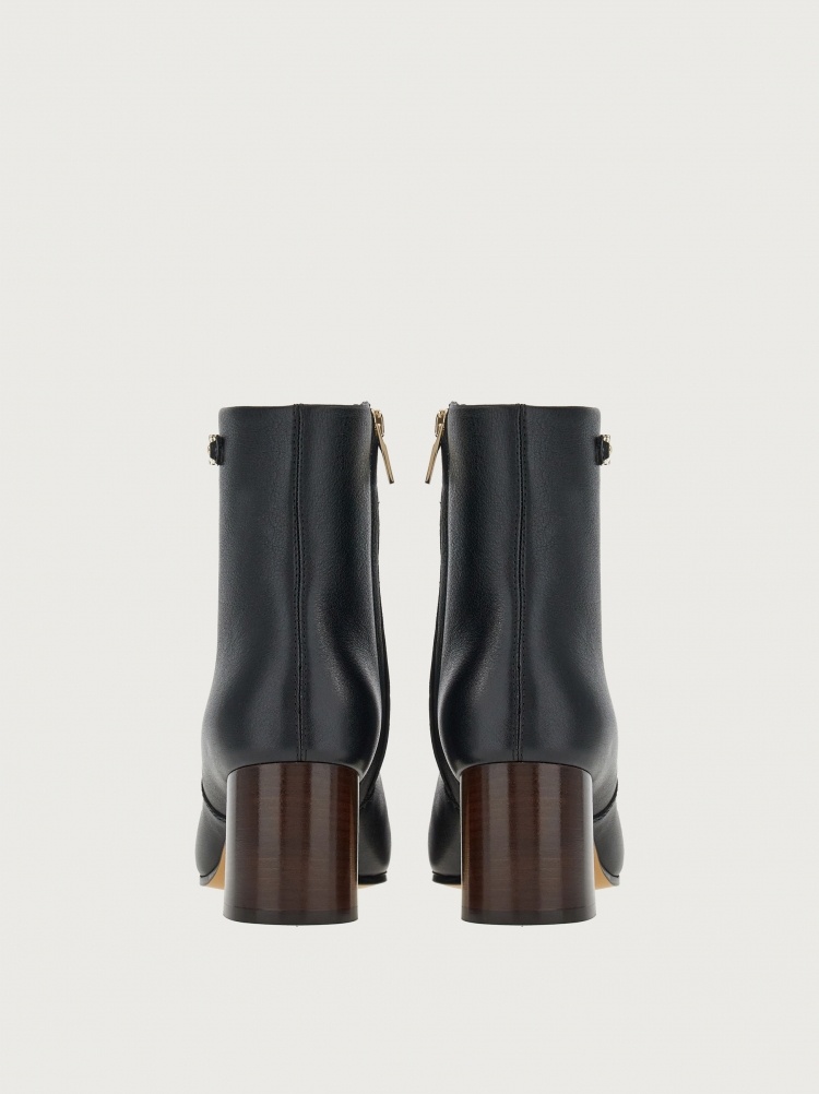Ferragamo Logo Boots In Black