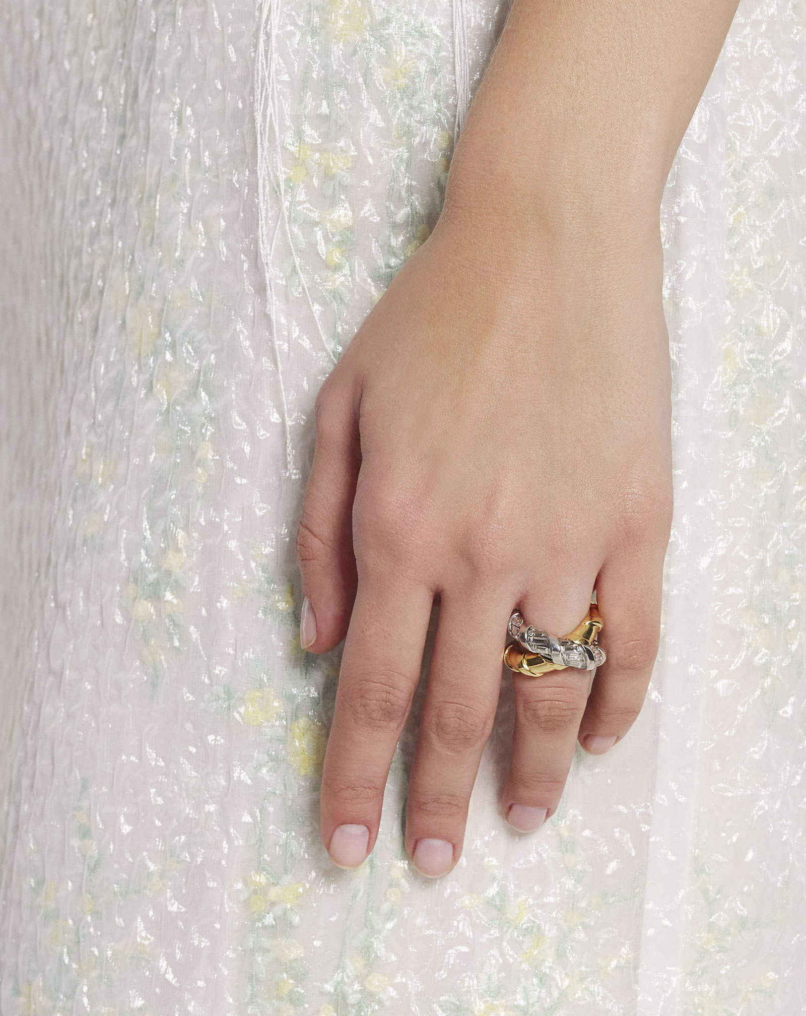 Lanvin Logo Ring In Yellow