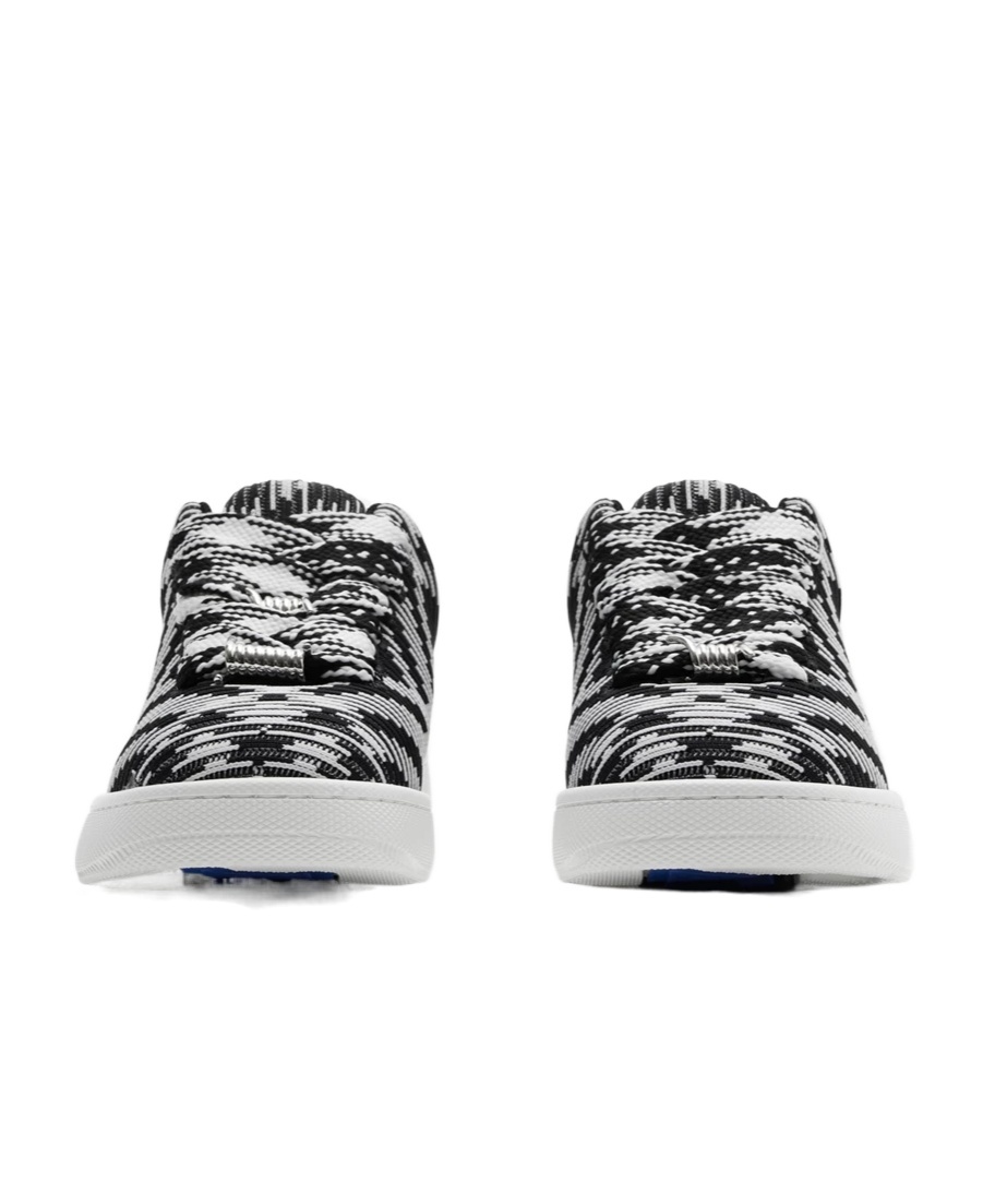 Burberry Check-patterned Low-top Sneakers In Black