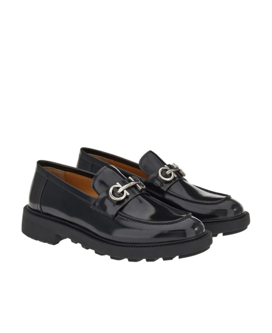 Ferragamo Gancini-plaque Patent Loafers In Black