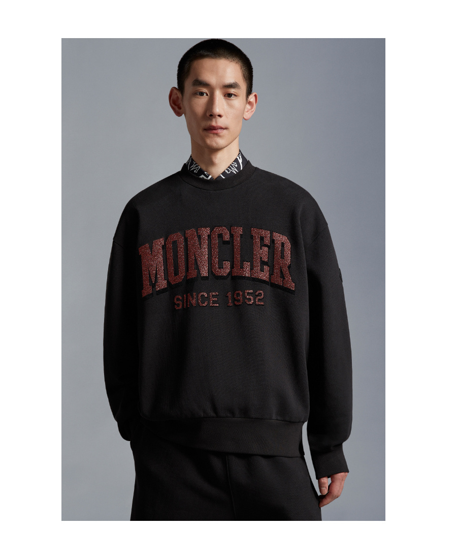 Moncler Logo Sweater In Black