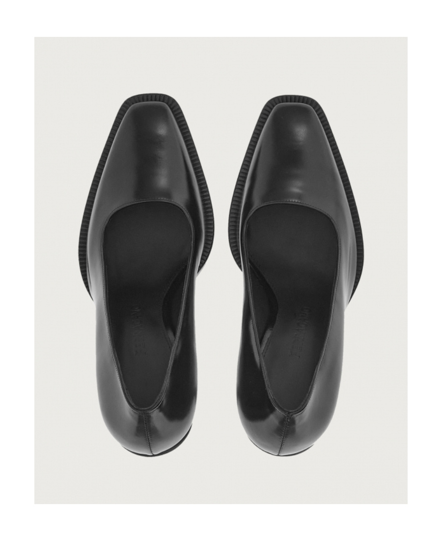 Ferragamo Black Leather Anser X5 Pumps In Black