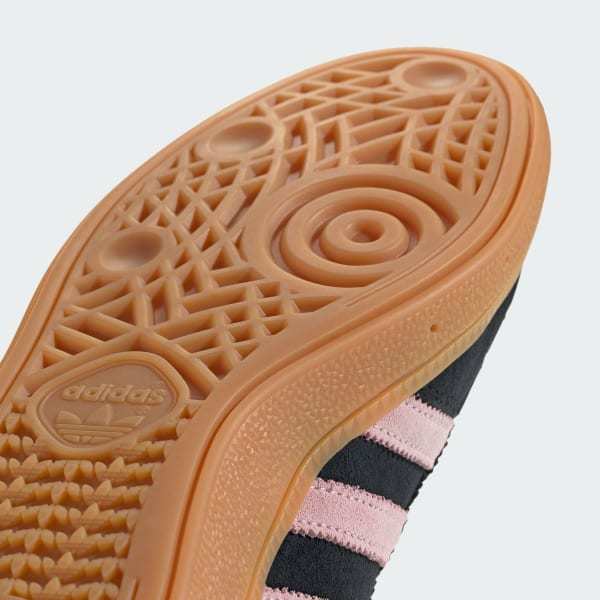 Shop Adidas Originals Round-headed Low-top Sports Shoes In Black