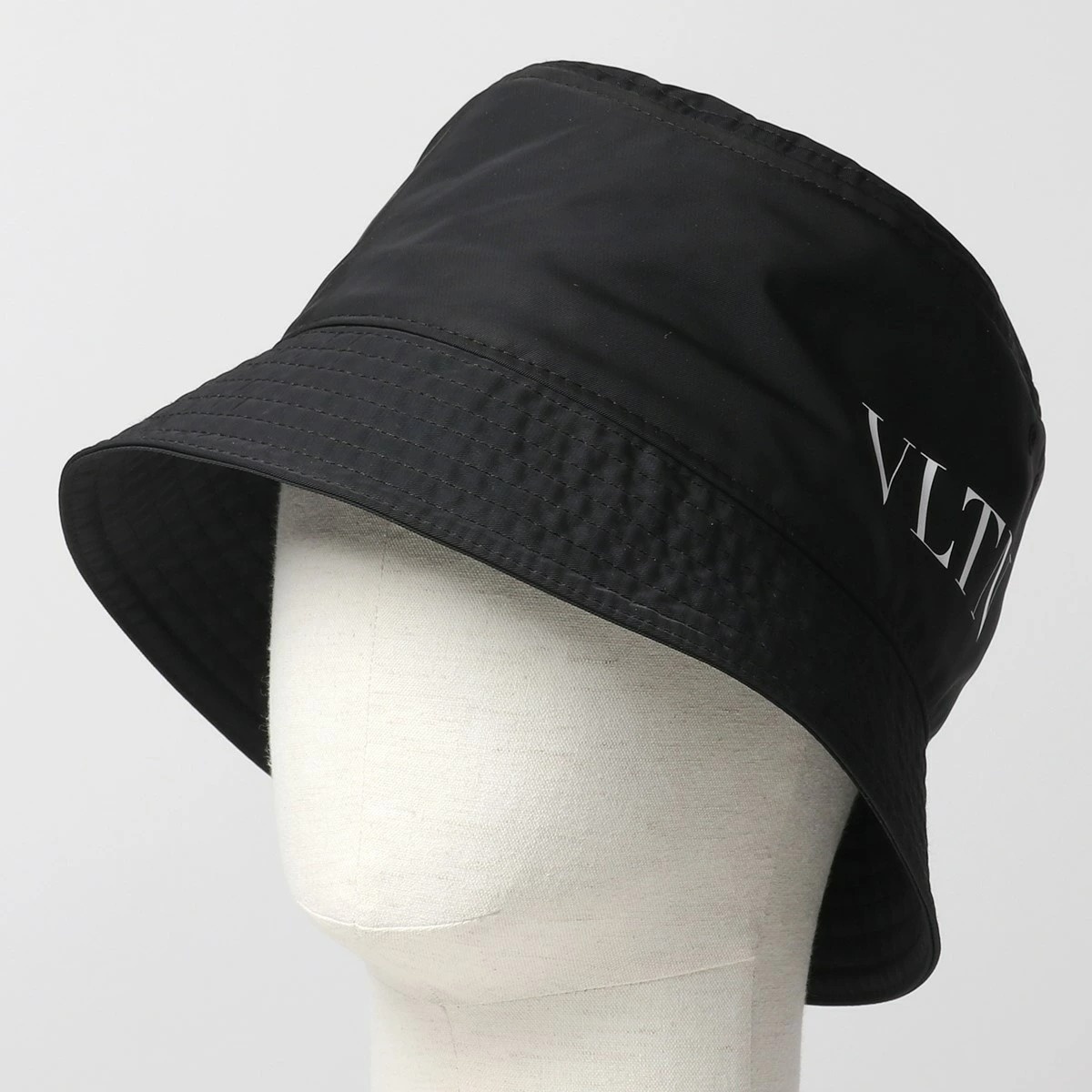 Valentino Vltn Logo-print Bucket Hat In Black