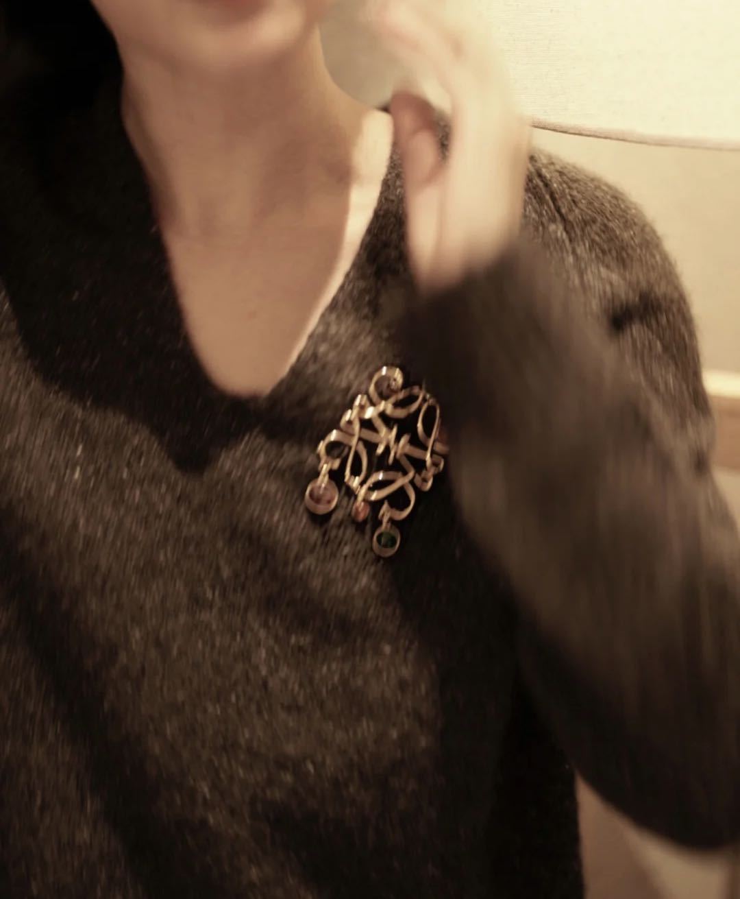 Loewe Small Anagram Brooch In Metal In Yellow