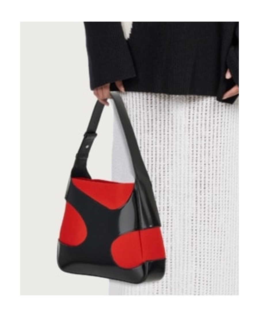Ferragamo Hollowed-out Detail Shoulder Bag In Black