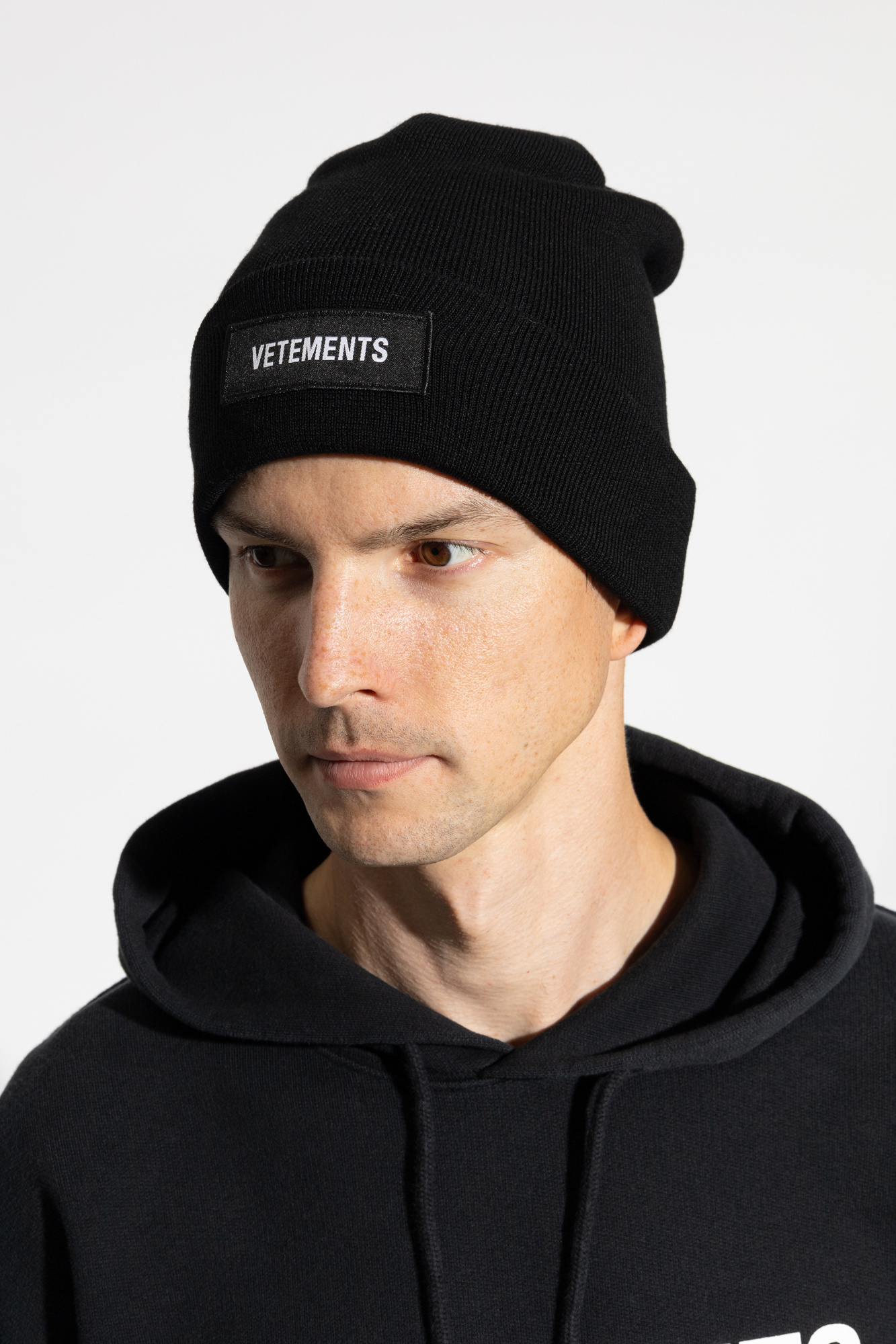 Vetements Logo Wool Beanie Hat In Black