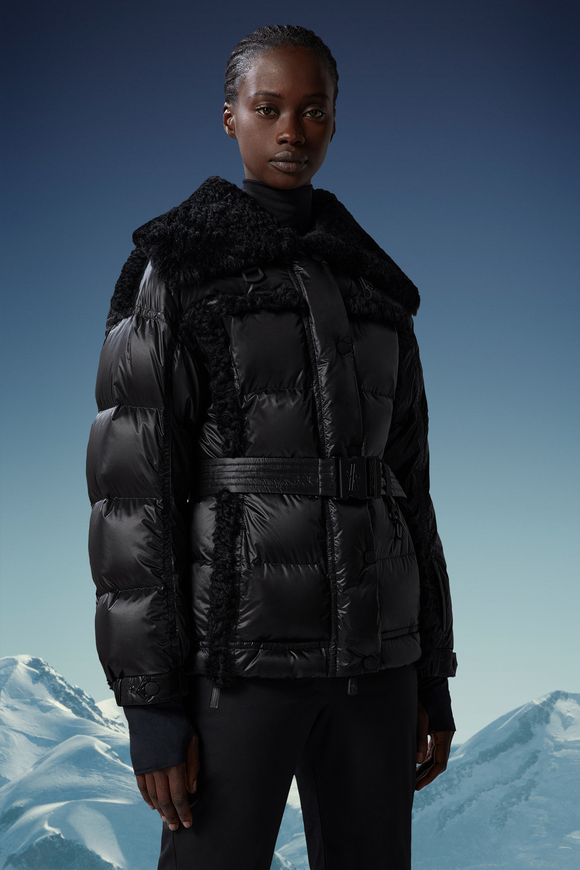 Moncler Biollay Short Down Jacket In Black