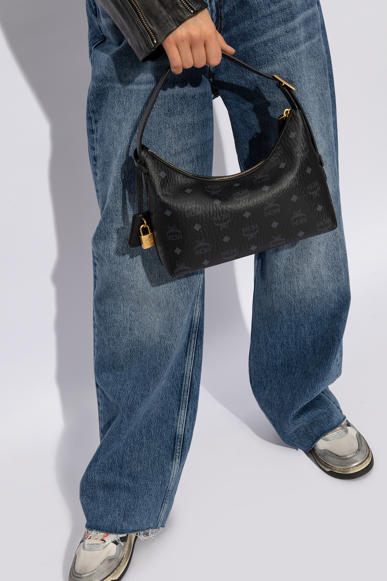 Mcm Logo Shoulder Bag In Black