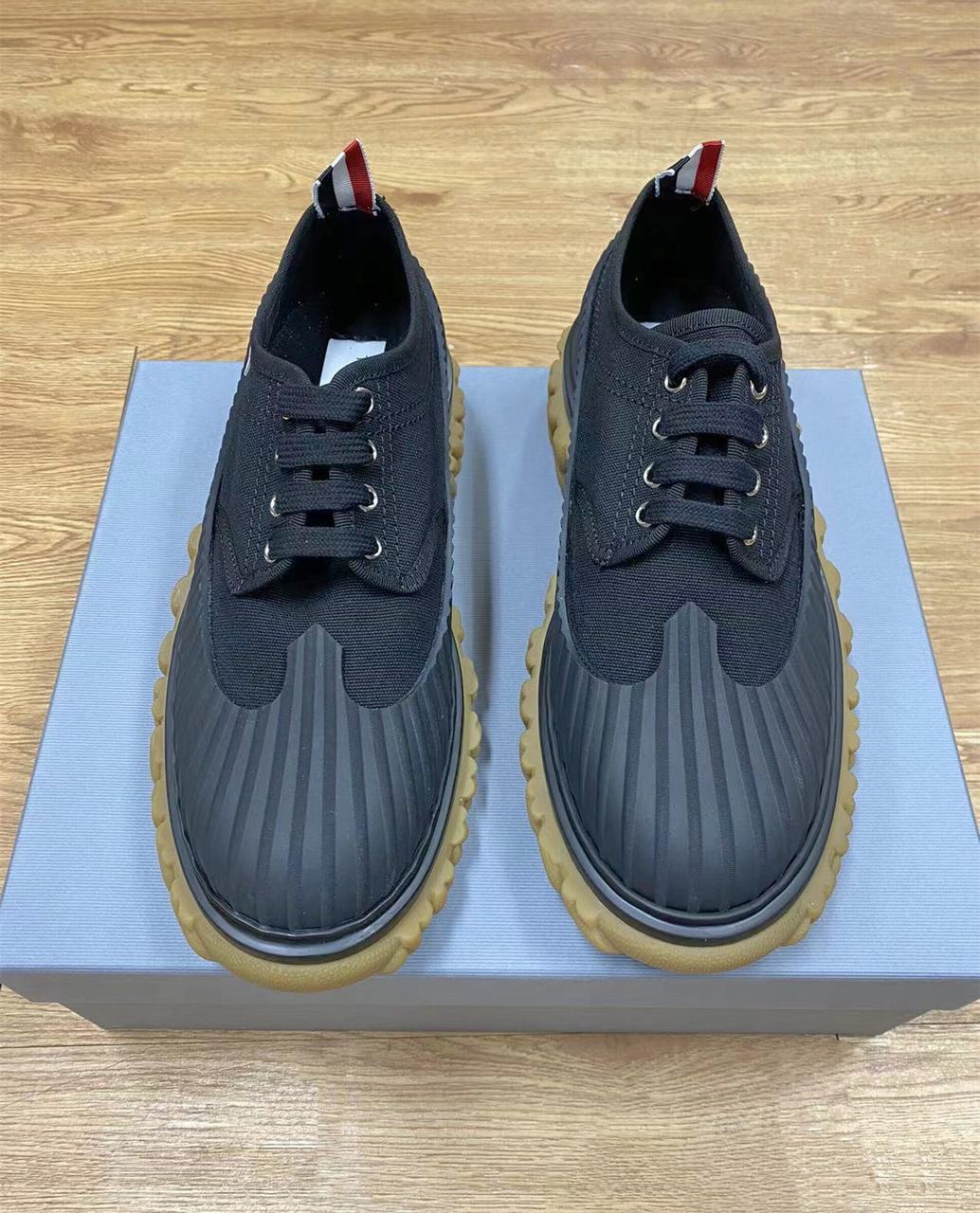 Thom Browne Molded-sole Lace-up Duck Shoes In Black