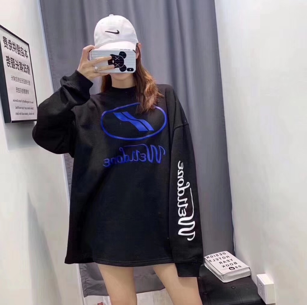 We11 Done Oversized Logo Sweatshirt In Black