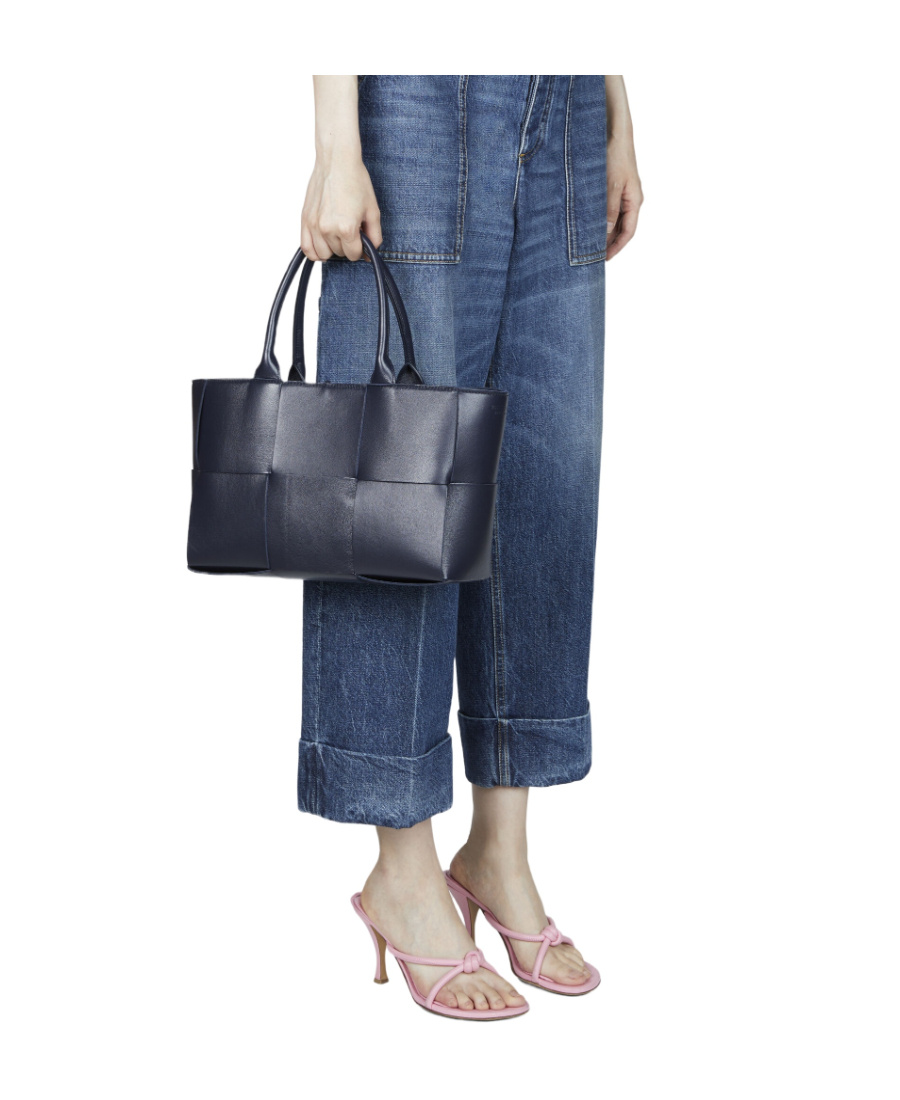Bottega Veneta Arco Small Leather Shoulder Bag In Blue