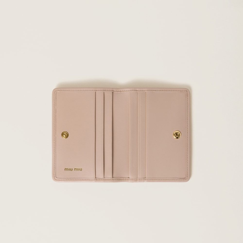 Miu Miu Logo-lettering Matelassé Cardholder In Neutral