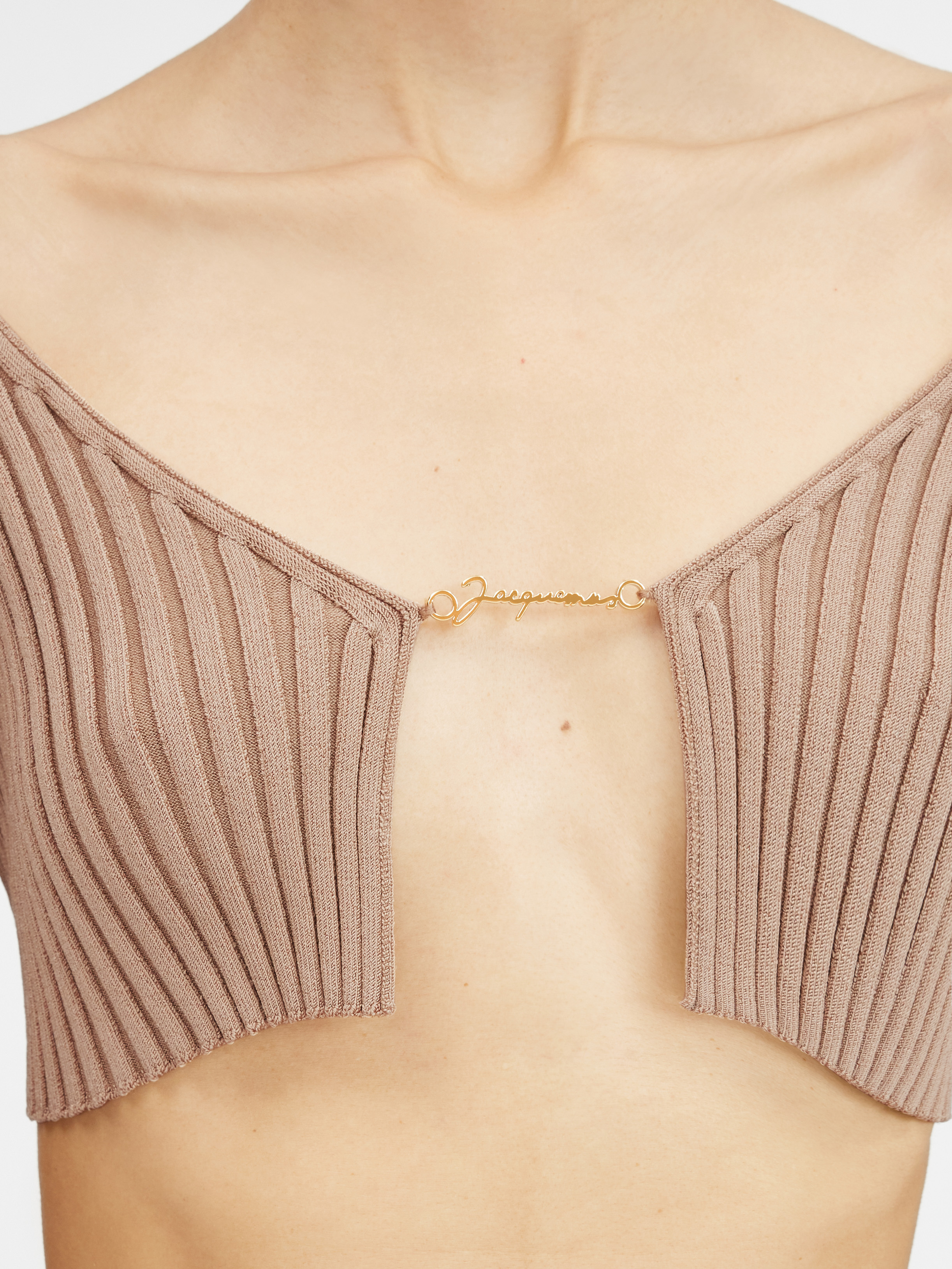 Jacquemus Logo-lettering Cropped Cardigan In Nude