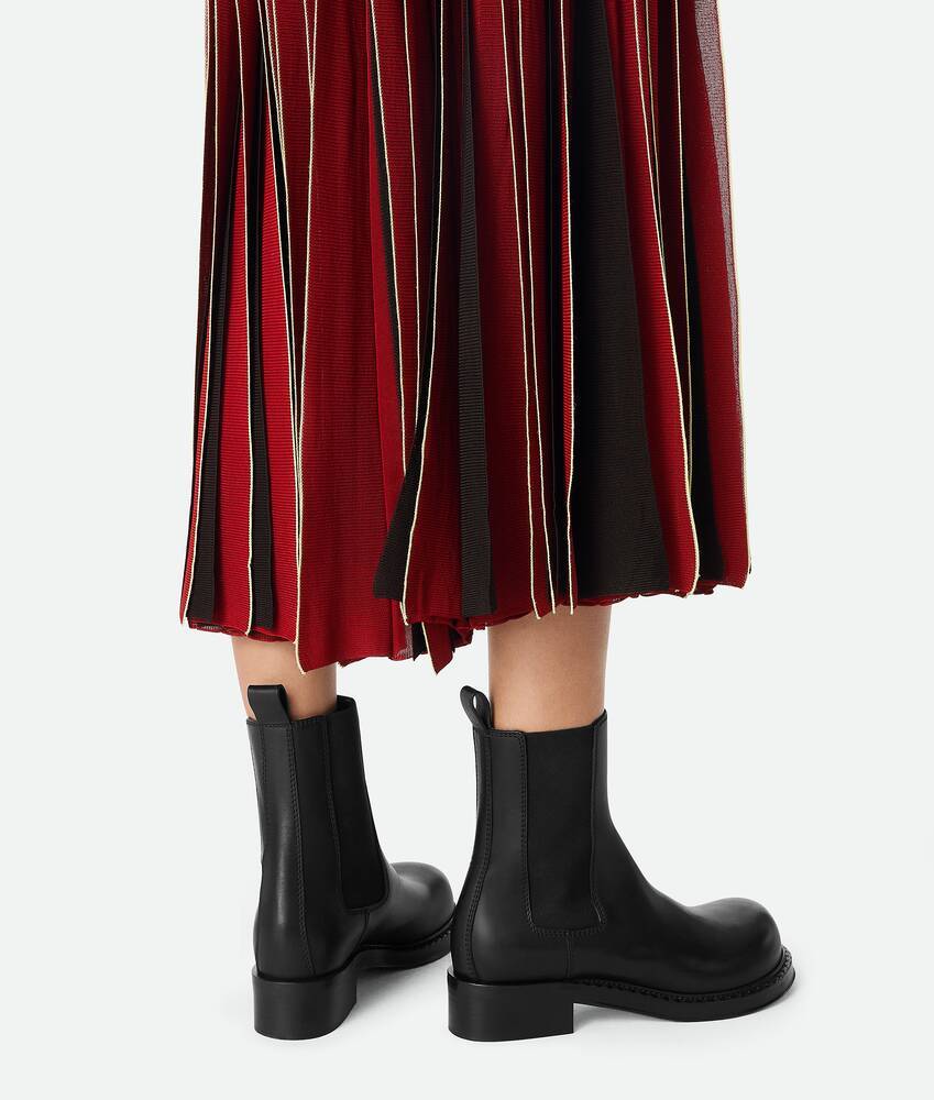 Bottega Veneta Round-head Short Boots In Black