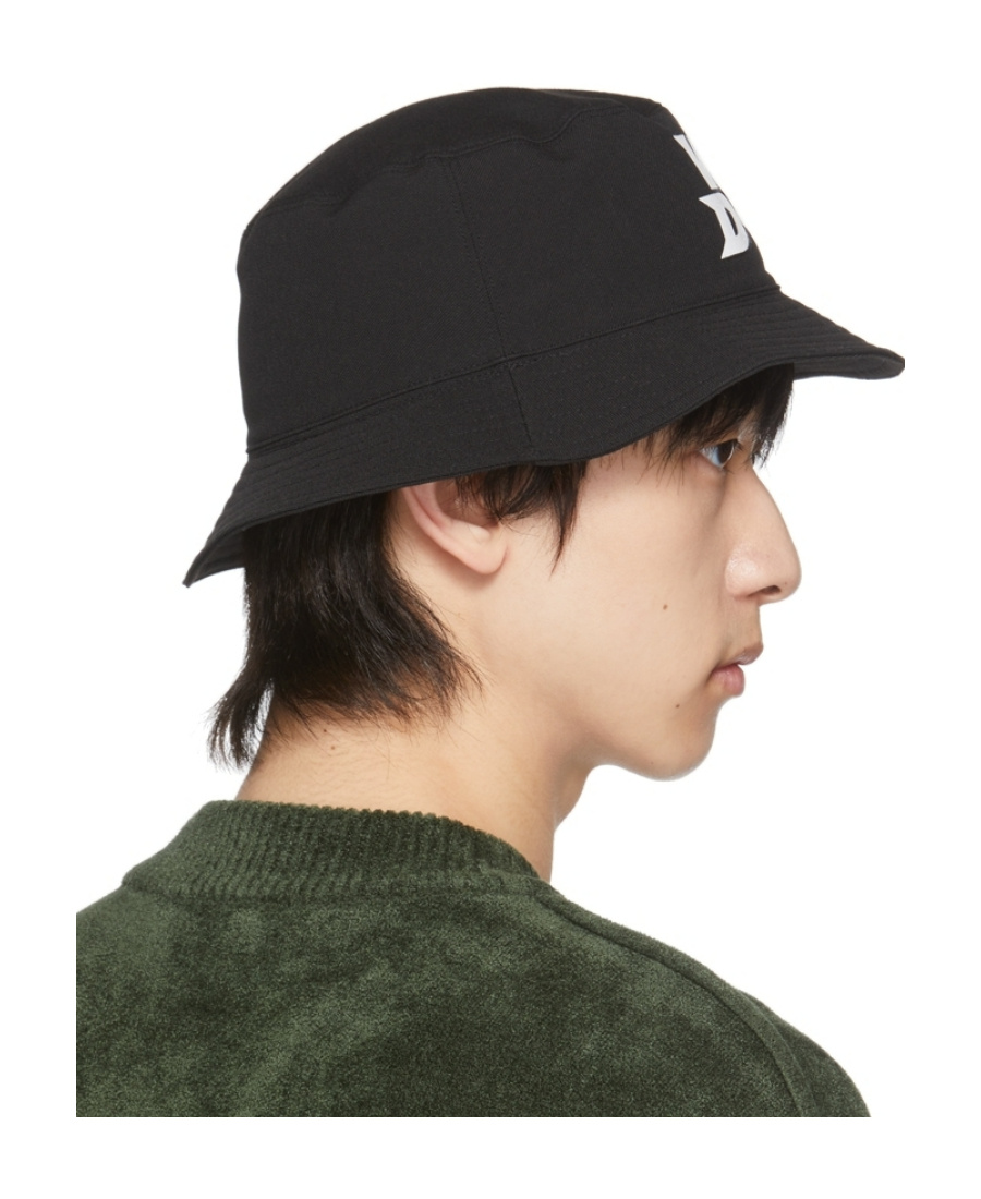 We11 Done Logo-print Detail Bucket Hat In Black